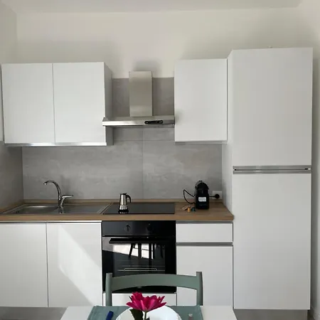 Campodarsego Central Apartment アパート