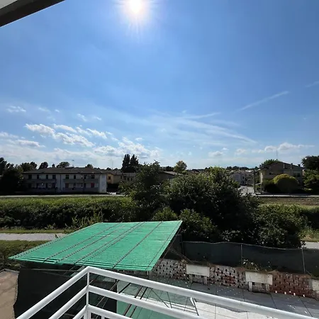 Campodarsego Central Apartment アパート カンポダルセゴ