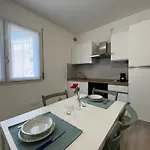 Campodarsego Central Apartment アパート カンポダルセゴ