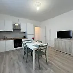 Campodarsego Central Apartment アパート