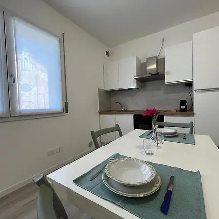 Campodarsego Central Apartment アパート