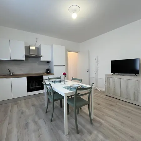 Campodarsego Central Apartment アパート